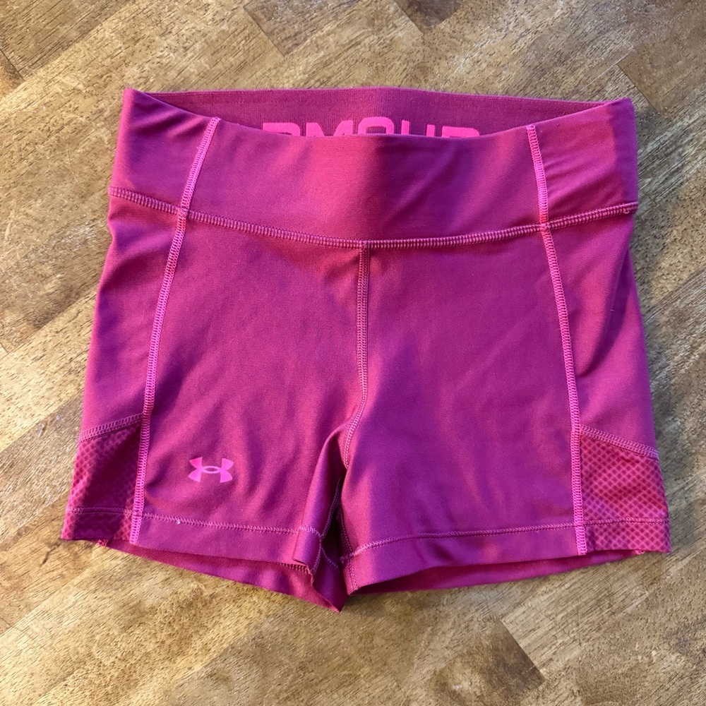 Under Armour Women's HeatGear Armour Shorts in Black Rose Size Small